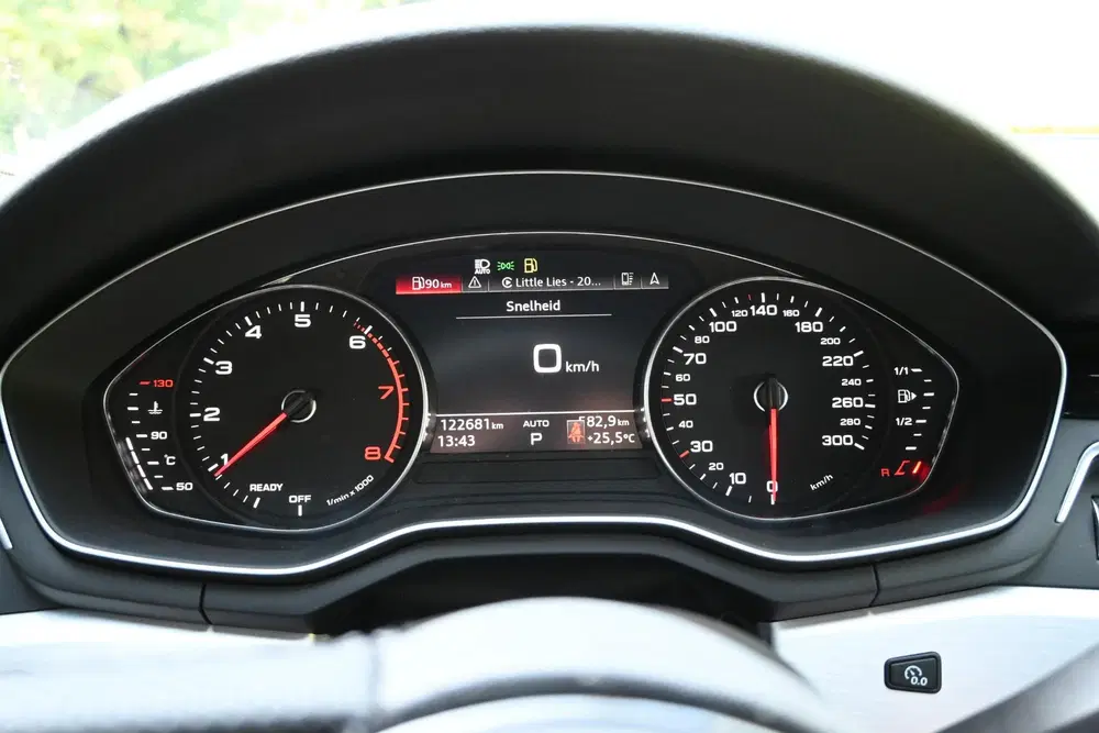 Audi A4 45 TFSI quattro S edition uit 2020, foto 11