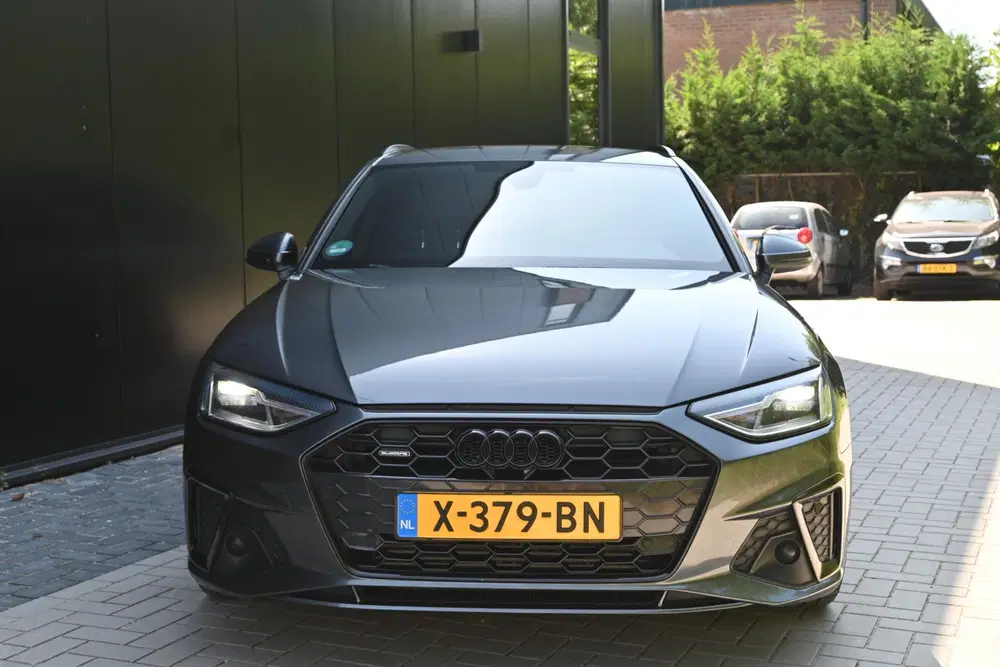 Audi A4 45 TFSI quattro S edition uit 2020, foto 2