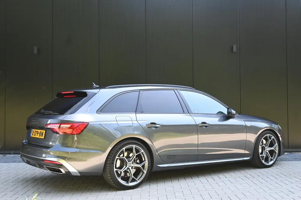 Audi A4 45 TFSI quattro S edition uit 2020, foto 3