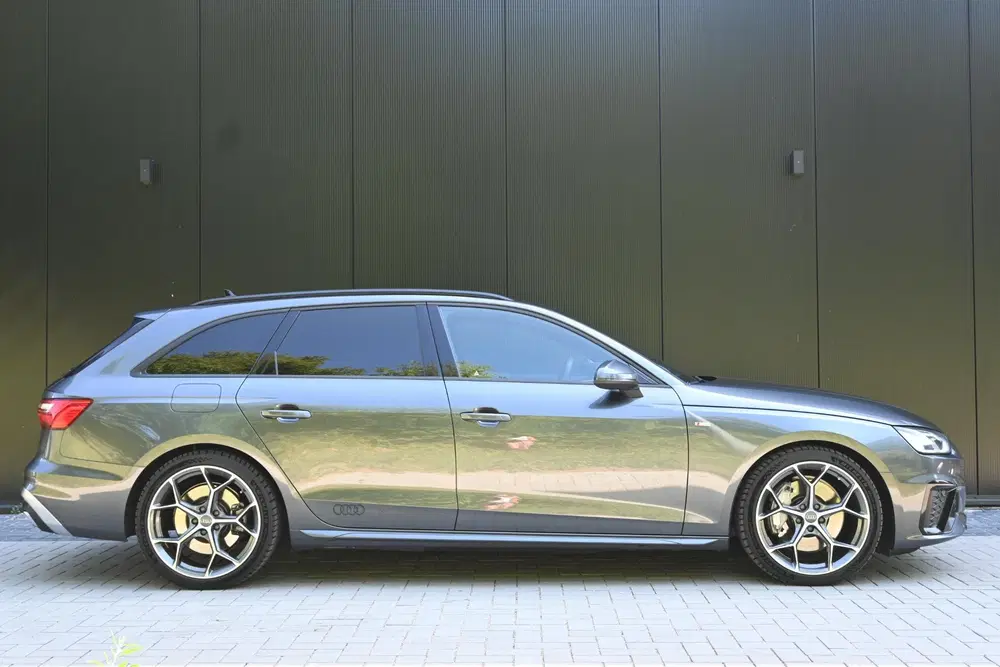 Audi A4 45 TFSI quattro S edition uit 2020, foto 5