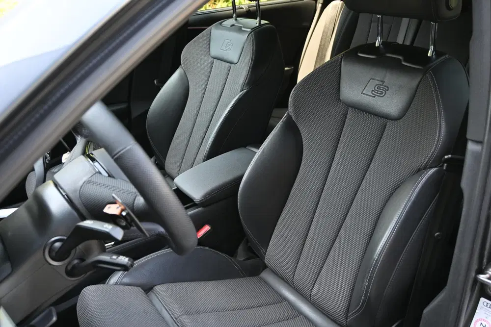 Audi A4 45 TFSI quattro S edition uit 2020, foto 8