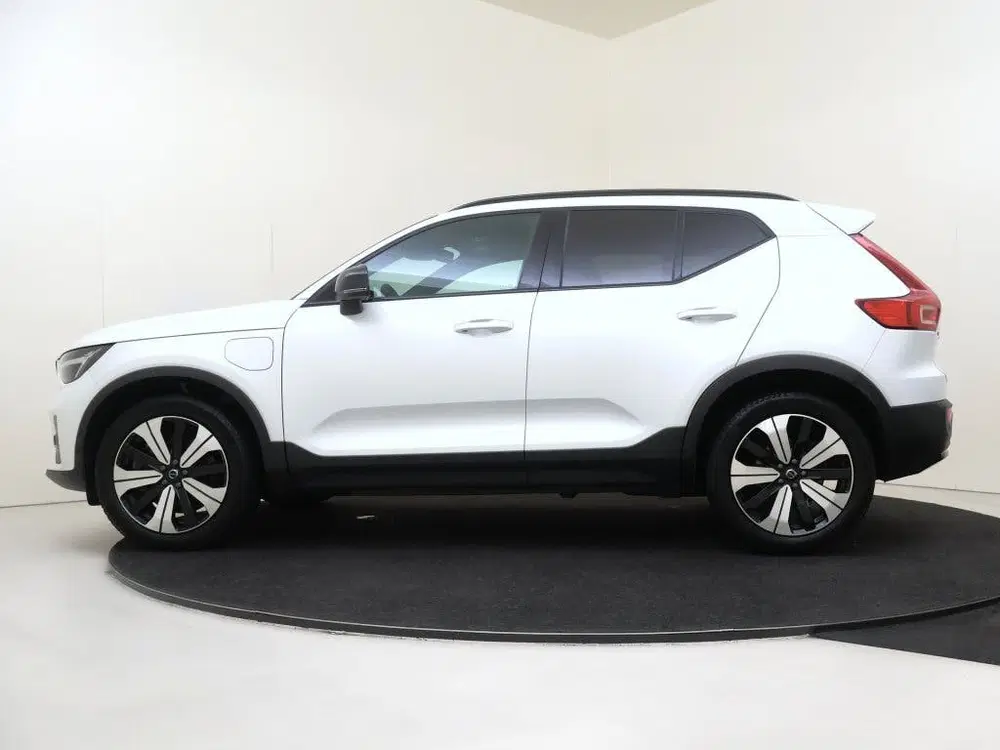 Volvo XC40 T5 Plus Dark uit 2023, foto 2
