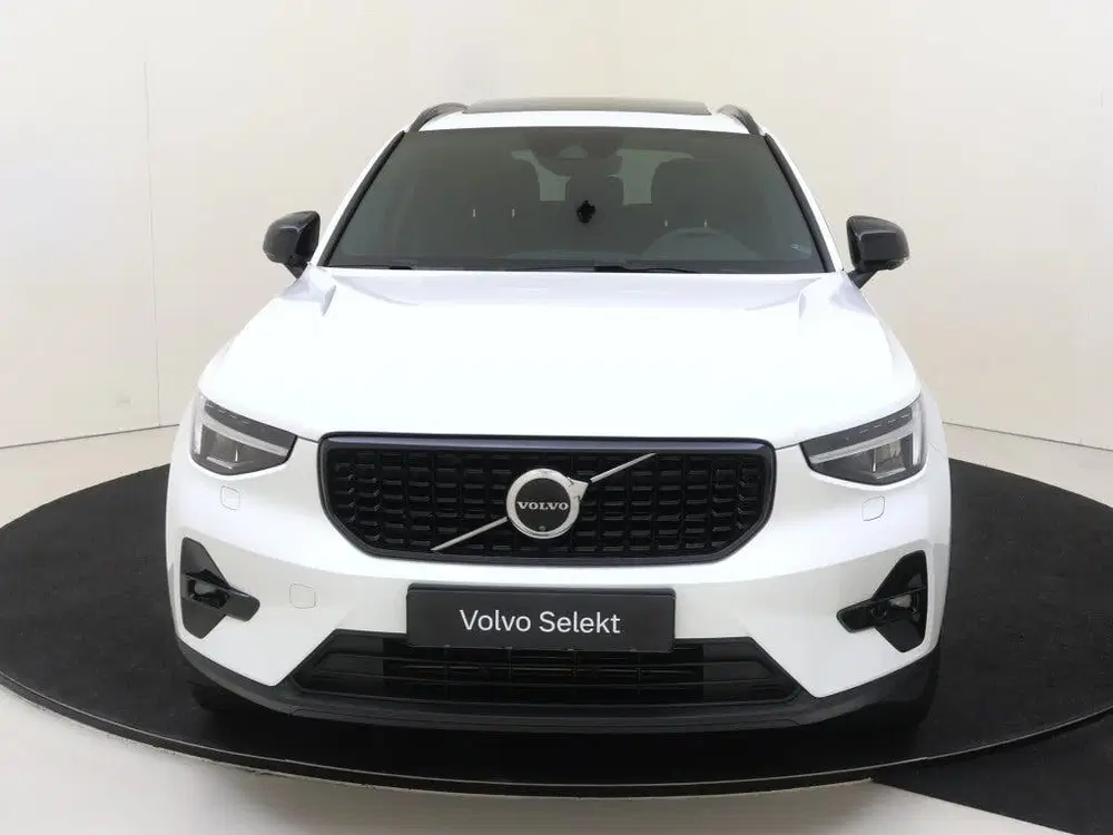 Volvo XC40 T5 Plus Dark uit 2023, foto 3