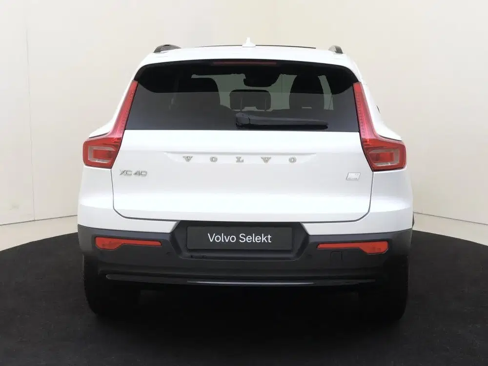 Volvo XC40 T5 Plus Dark uit 2023, foto 5