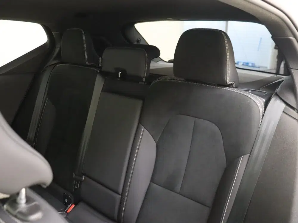 Volvo XC40 T5 Plus Dark uit 2023, foto 7