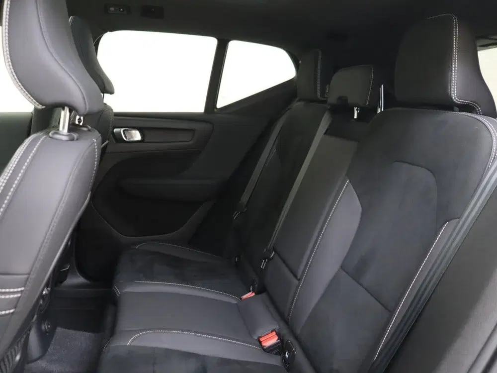 Volvo XC40 T5 Plus Dark uit 2023, foto 8