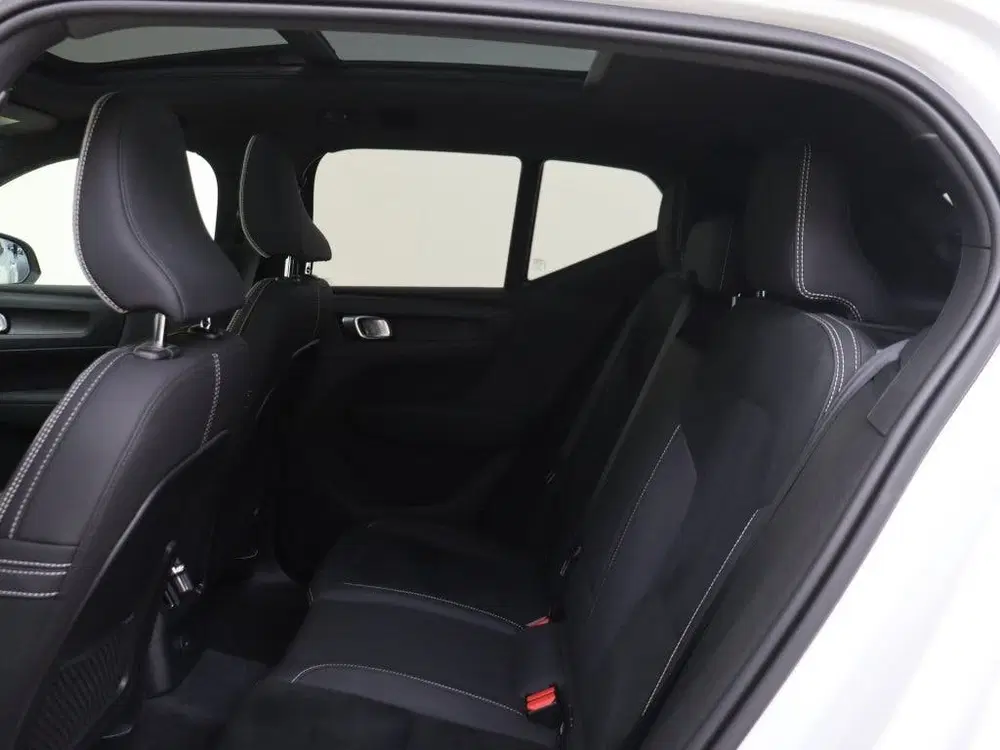 Volvo XC40 T5 Plus Dark uit 2023, foto 9