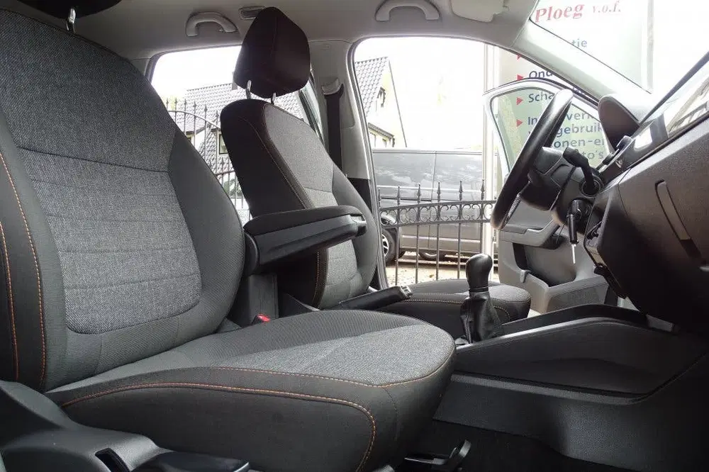 Skoda Fabia 1.0 TSI Bus. Edition Navigatie Trekhaak 1e uit 2022, foto 11