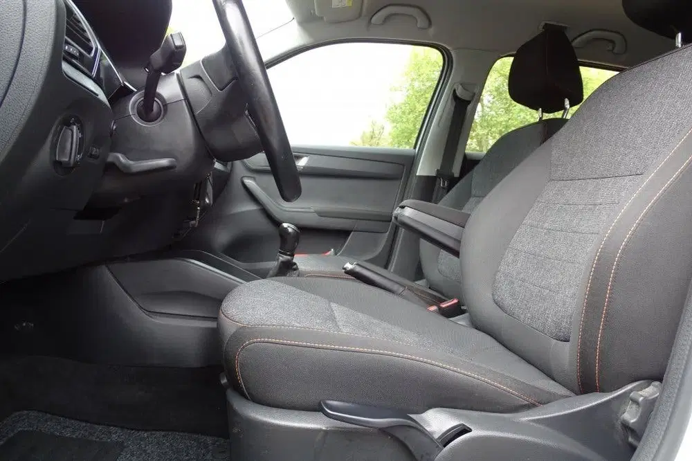 Skoda Fabia 1.0 TSI Bus. Edition Navigatie Trekhaak 1e uit 2022, foto 14