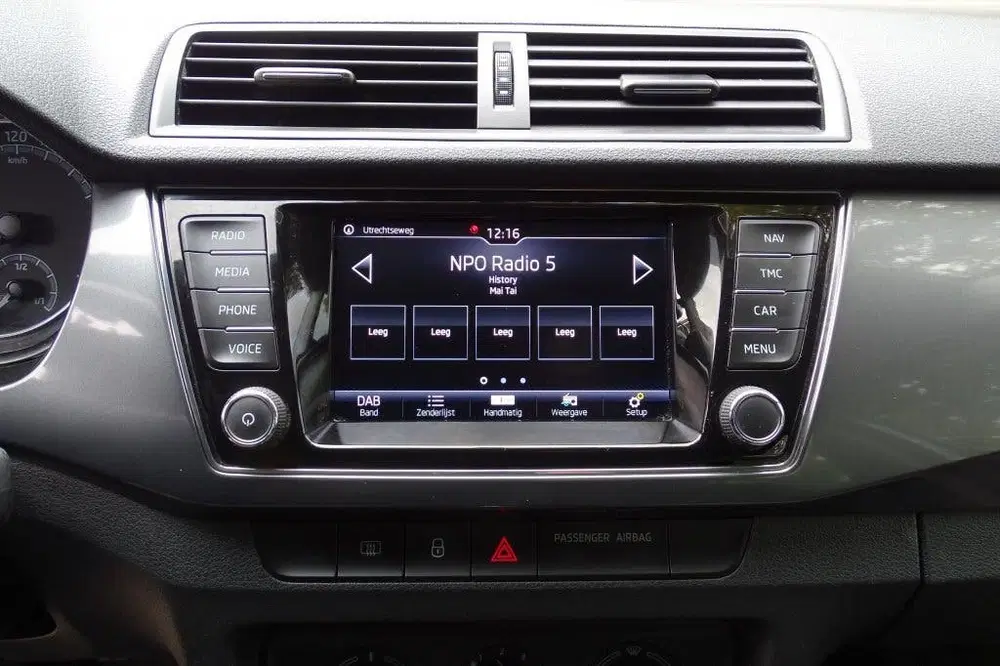 Skoda Fabia 1.0 TSI Bus. Edition Navigatie Trekhaak 1e uit 2022, foto 15