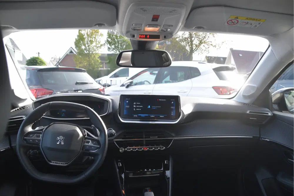 Peugeot 208 1.2 PureTech Allure Pack LED uit 2020, foto 10