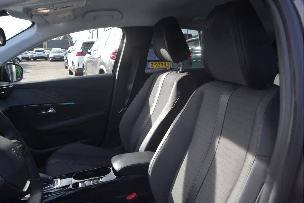 Peugeot 208 1.2 PureTech Allure Pack LED uit 2020, foto 8