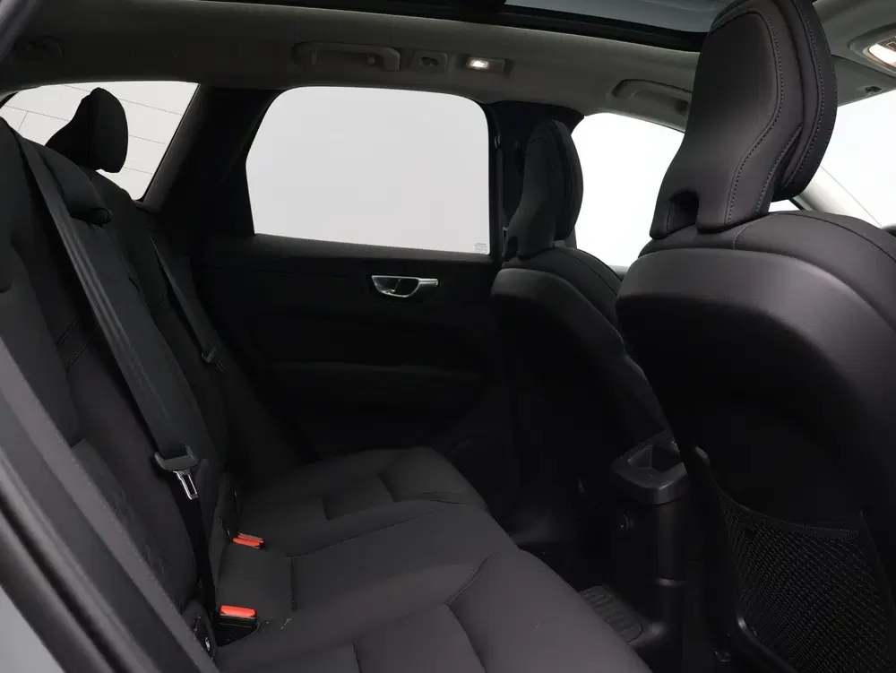 Volvo XC60 T6 AWD Plug-in hybrid Ultra Dark uit 2026, foto 10