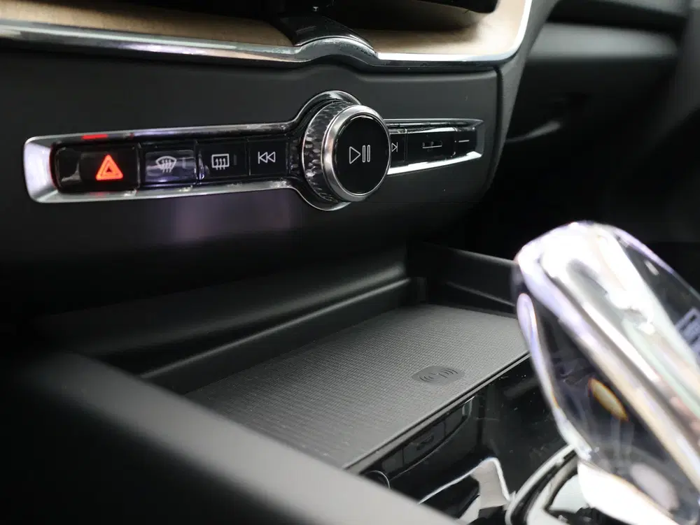 Volvo XC60 T6 AWD Plug-in hybrid Ultra Dark uit 2026, foto 12
