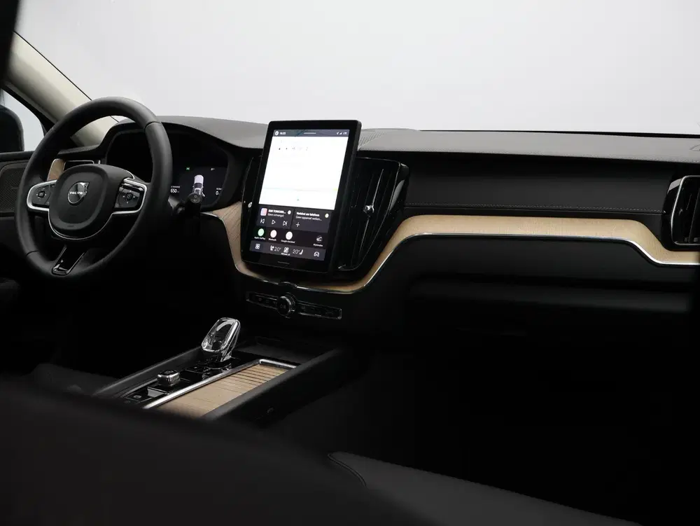 Volvo XC60 T6 AWD Plug-in hybrid Ultra Dark uit 2026, foto 3