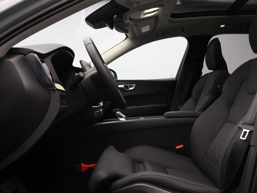 Volvo XC60 T6 AWD Plug-in hybrid Ultra Dark uit 2026, foto 7