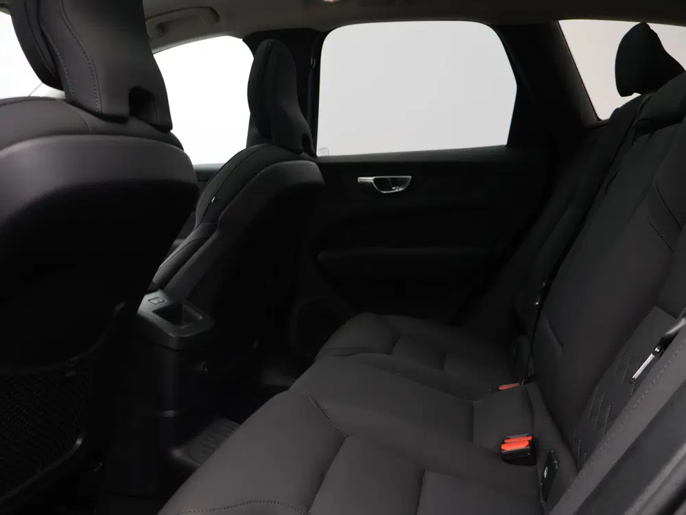 Volvo XC60 T6 AWD Plug-in hybrid Ultra Dark uit 2026, foto 8