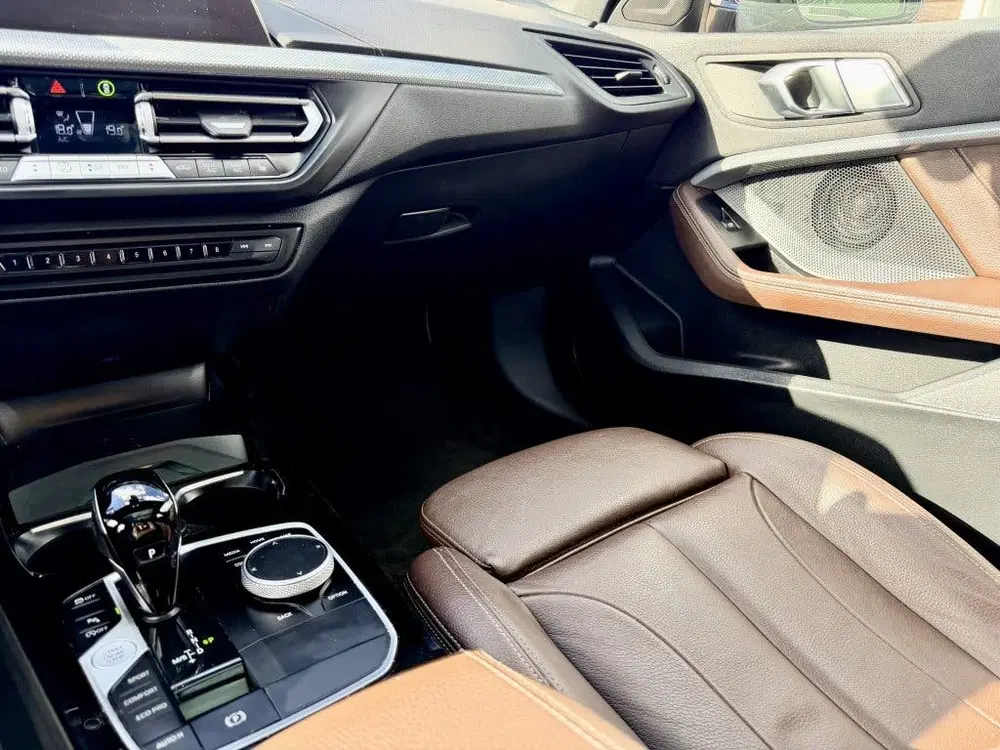 BMW 1-serie 118i Business ed. Panodak uit 2022, foto 13