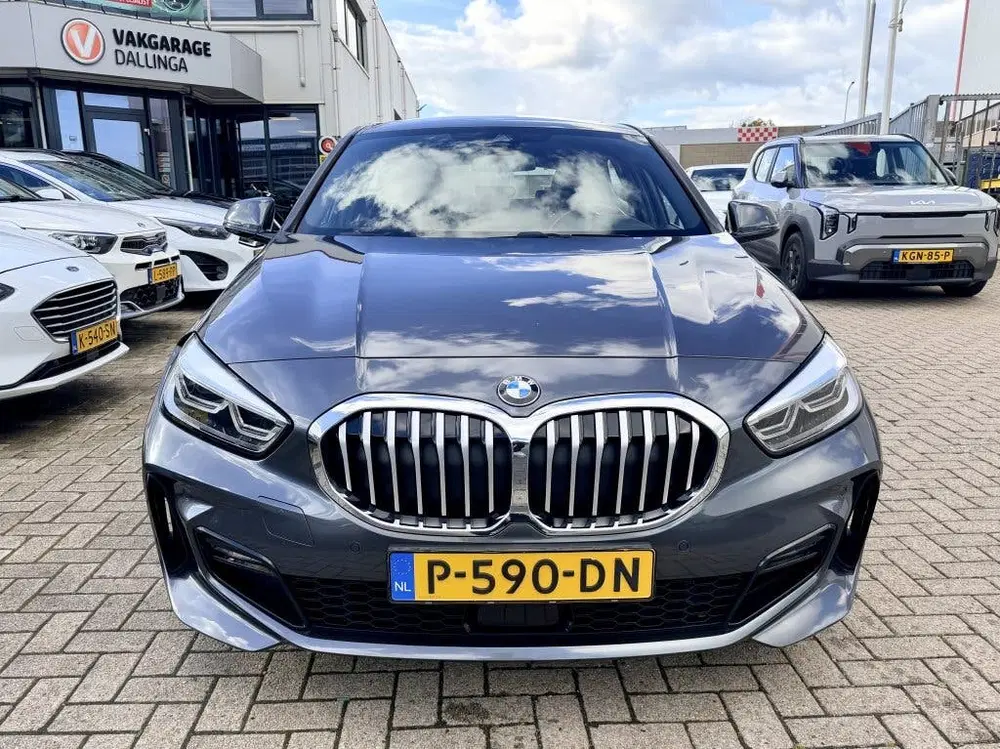 BMW 1-serie 118i Business ed. Panodak uit 2022, foto 6