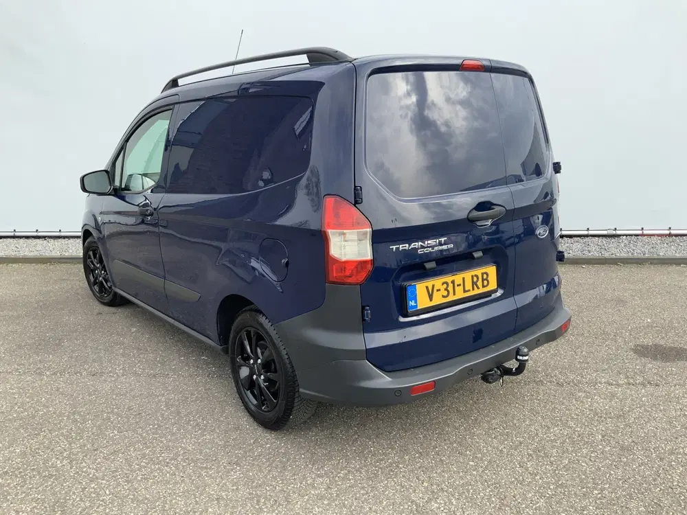 Ford Transit Courier 1.0 Limited EcoBoost S&S BENZINE Airco uit 2023, foto 2