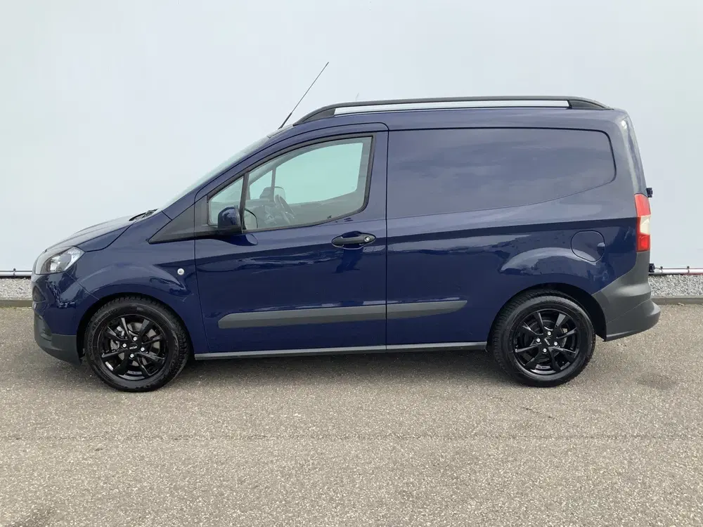 Ford Transit Courier 1.0 Limited EcoBoost S&S BENZINE Airco uit 2023, foto 3