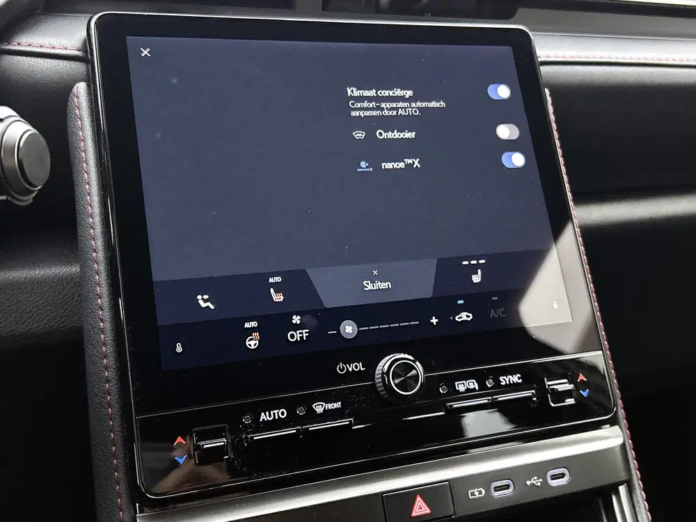 Lexus LBX Emotion 2WD Tech Pack uit 2025, foto 12