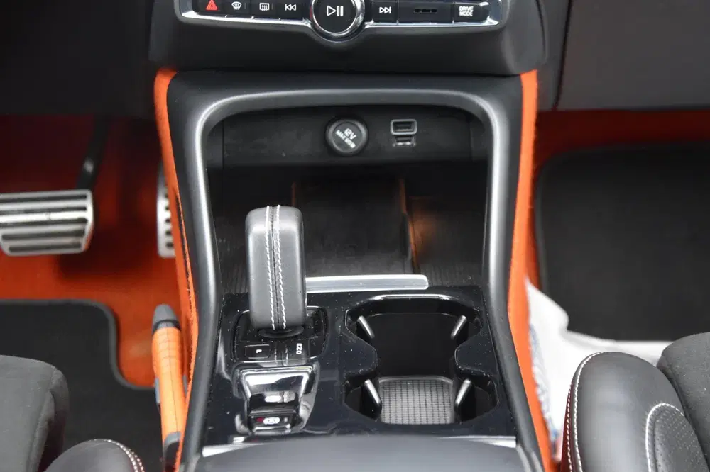 Volvo XC40 2.0 T5 AWD R-Design Automaat Pano Camera A uit 2019, foto 14