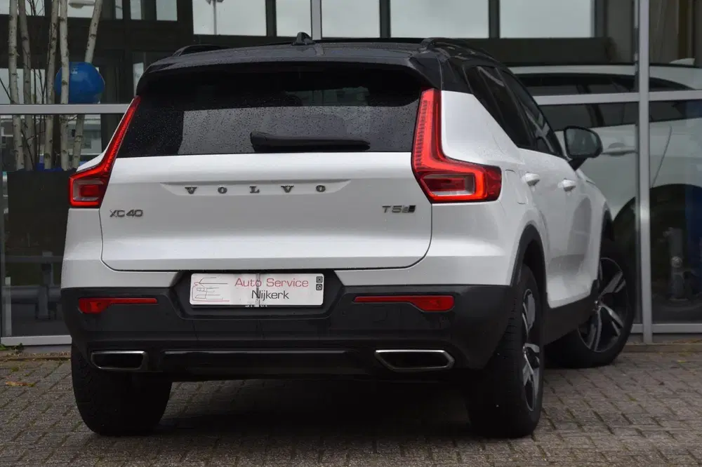 Volvo XC40 2.0 T5 AWD R-Design Automaat Pano Camera A uit 2019, foto 3