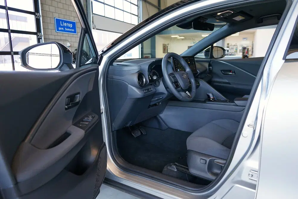 Toyota C-HR 2.0 Hybrid 200 STOEL uit 2024, foto 4
