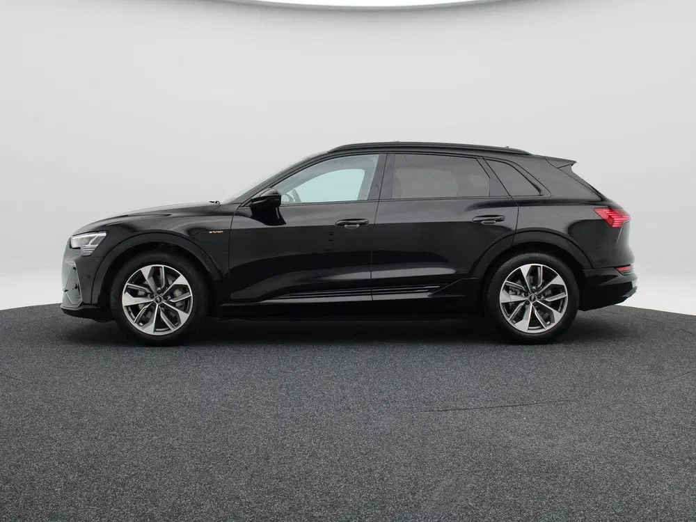 Audi e-tron 55 quattro S edition 95 kWh 408 Pk uit 2021, foto 10