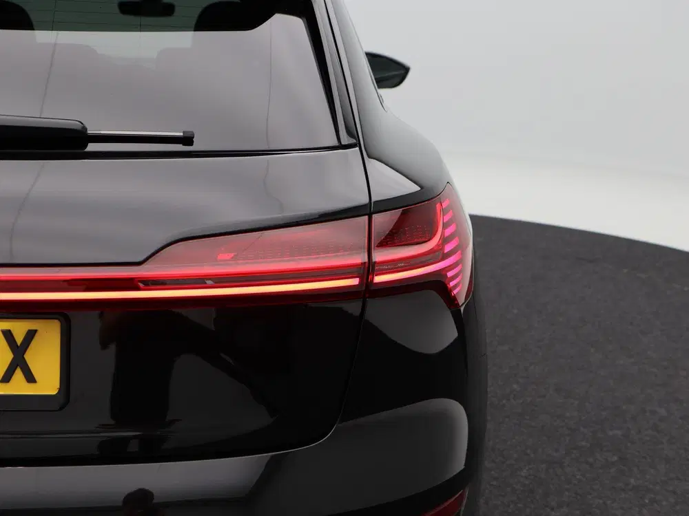 Audi e-tron 55 quattro S edition 95 kWh 408 Pk uit 2021, foto 14