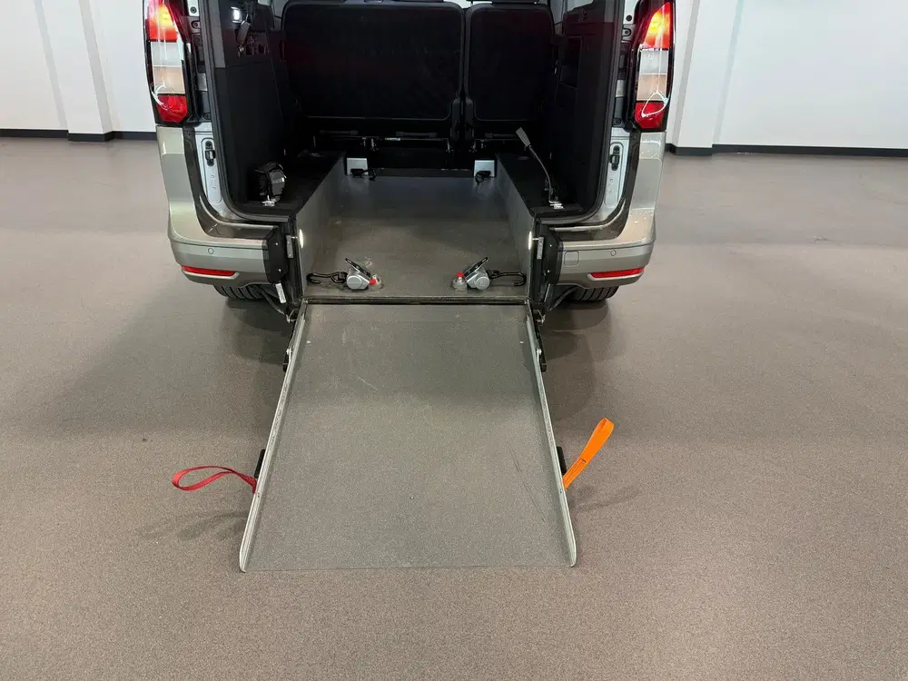 Ford Tourneo CONNECT L2 Rolstoelauto Automaat 5+1 El.Kl uit 2023, foto 8