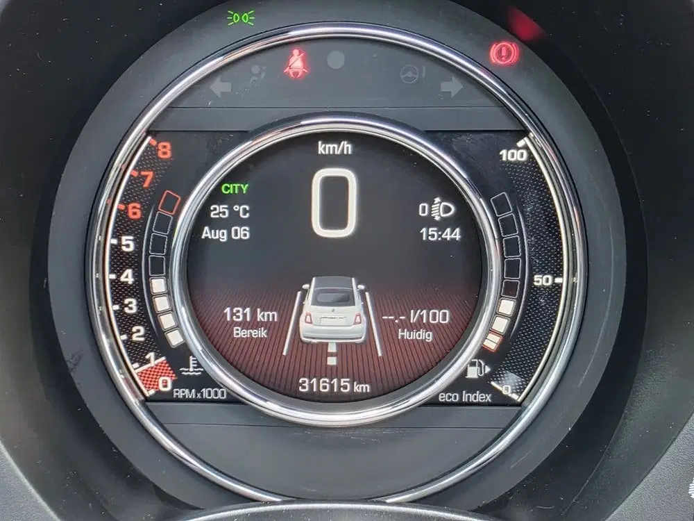 Fiat 500C Hybride uit 2020, foto 10