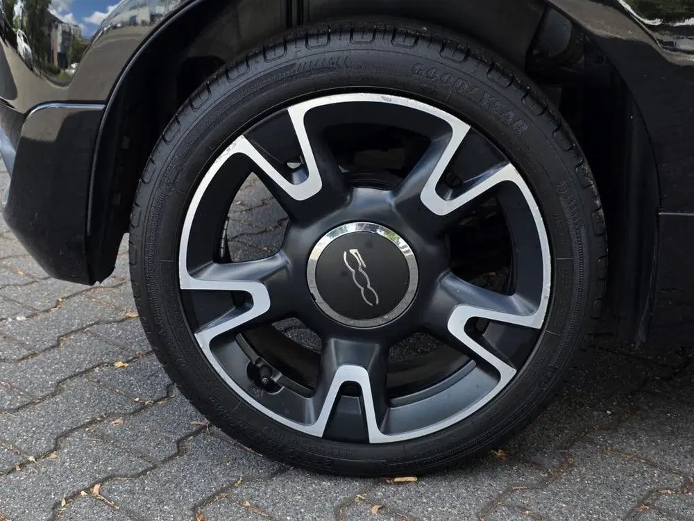 Fiat 500C Hybride uit 2020, foto 12