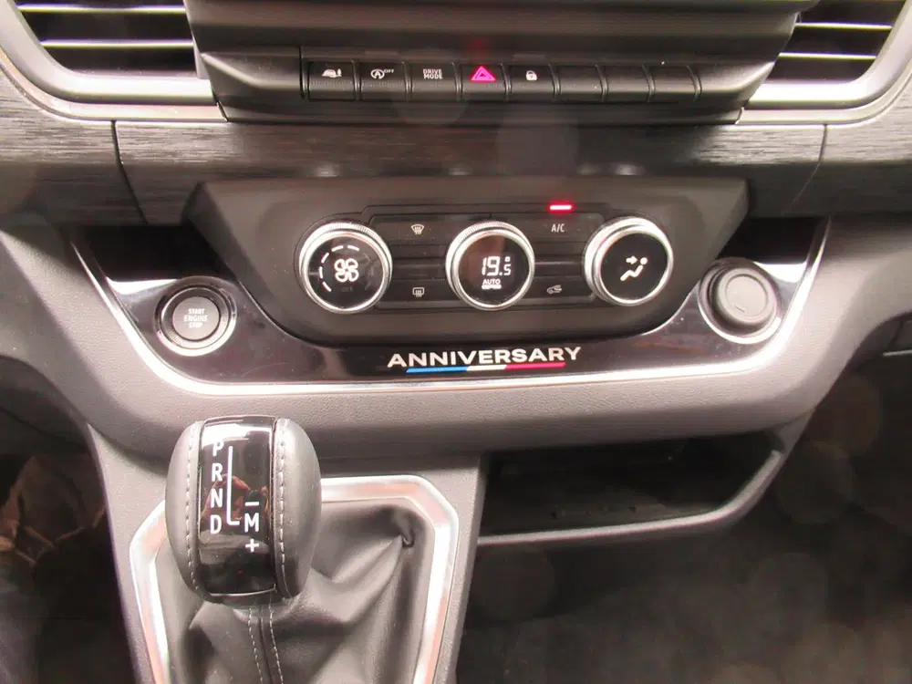 Renault Trafic 2.0 Blue dCi EDC 170PK anniversary T29 L2H uit 2024, foto 12