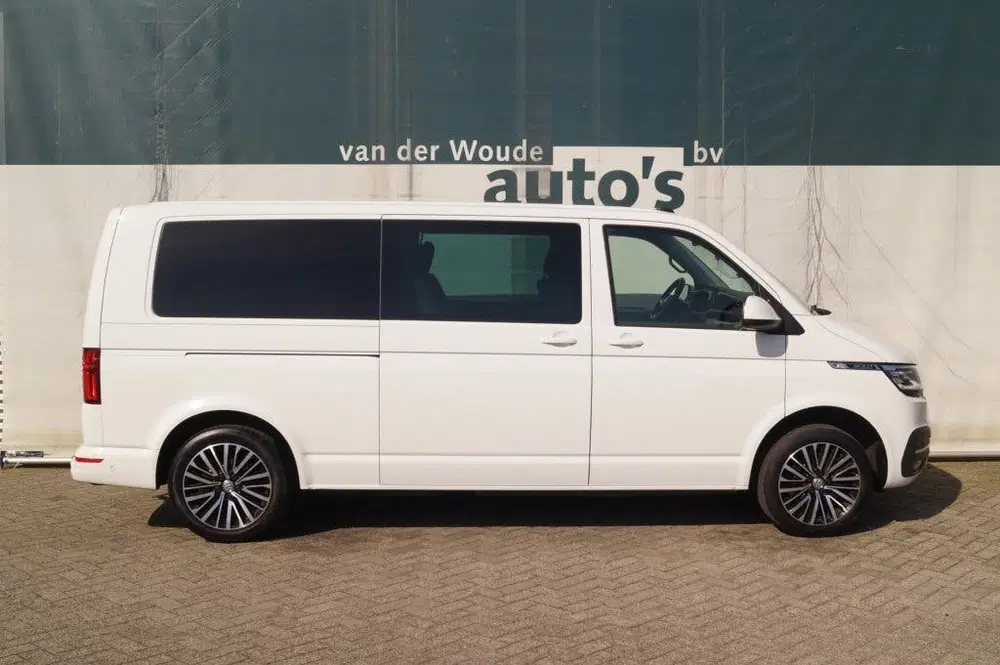 Volkswagen Transporter 2.0 TDI 199pk DSG Bulli 4Motion Dubbe uit 2020, foto 2