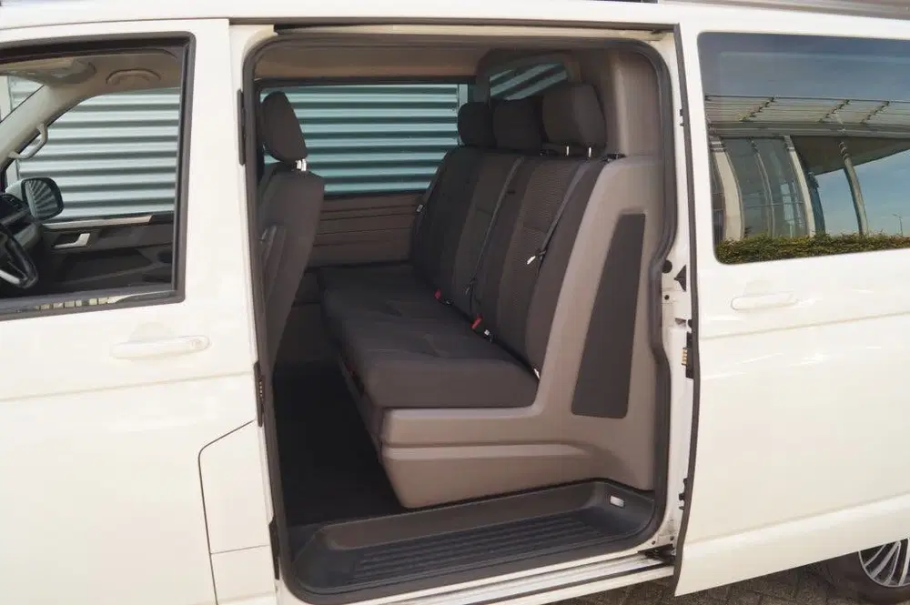 Volkswagen Transporter 2.0 TDI 199pk DSG Bulli 4Motion Dubbe uit 2020, foto 8