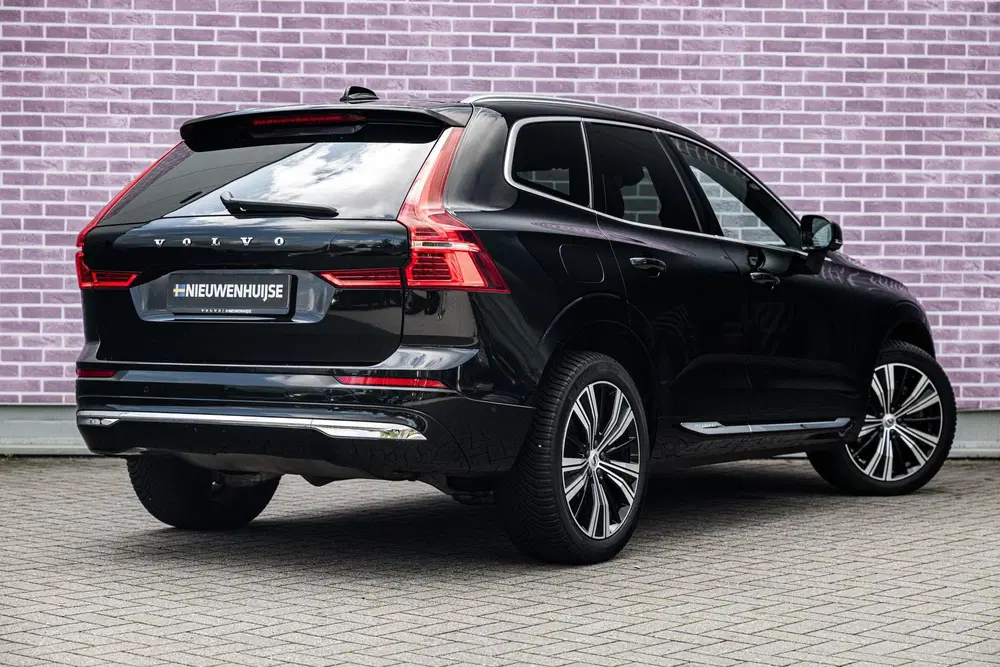 Volvo XC60 2.0 T8 Plug-in hybrid AWD Ultimate Bright uit 2022, foto 2