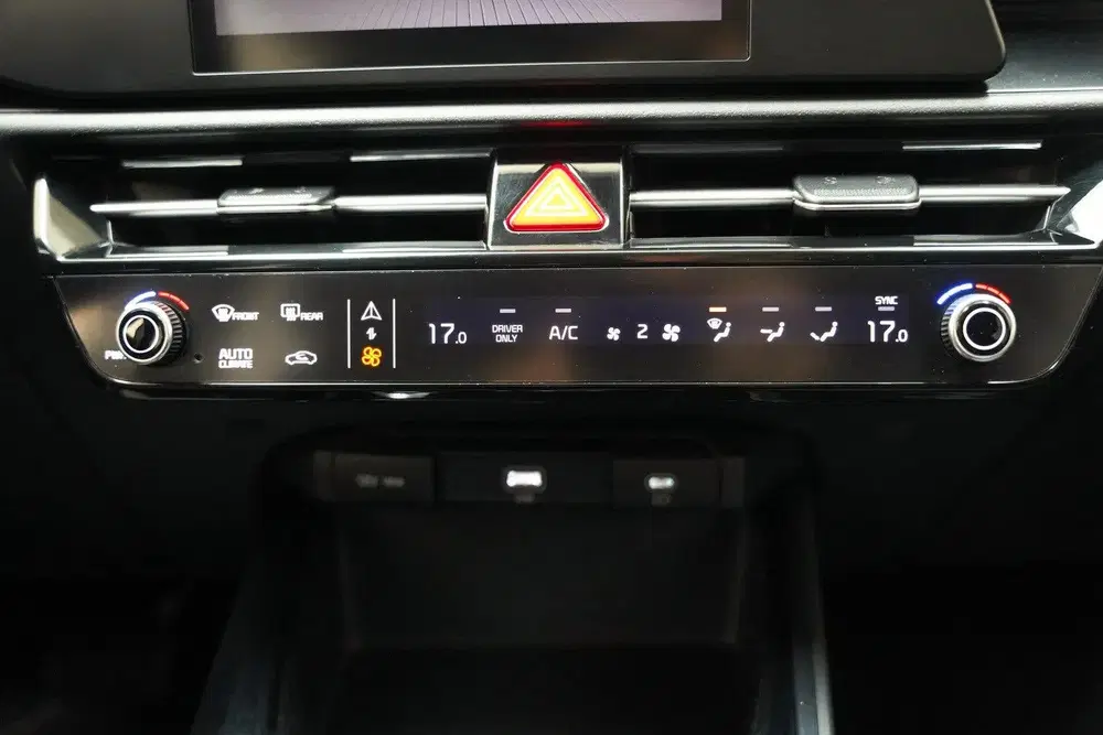 Kia Niro DynamicLine 64.8 kWh 3-fase [ Navi Adapt.c uit 2023, foto 7