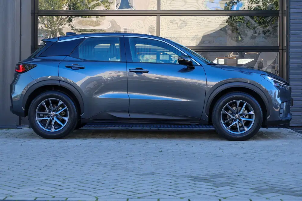 Lexus LBX 1.5 Business Line 2WD uit 2025, foto 12