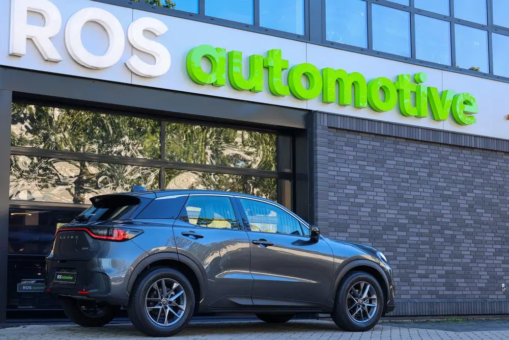 Lexus LBX 1.5 Business Line 2WD uit 2025, foto 2