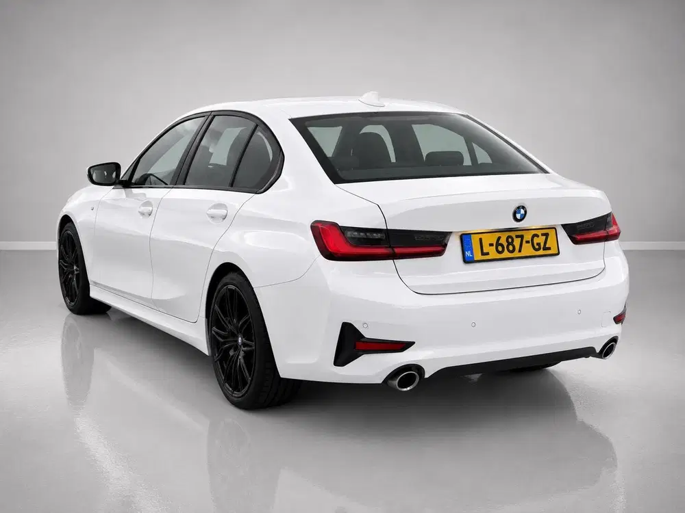 BMW 3-serie Executive uit 2020, foto 13