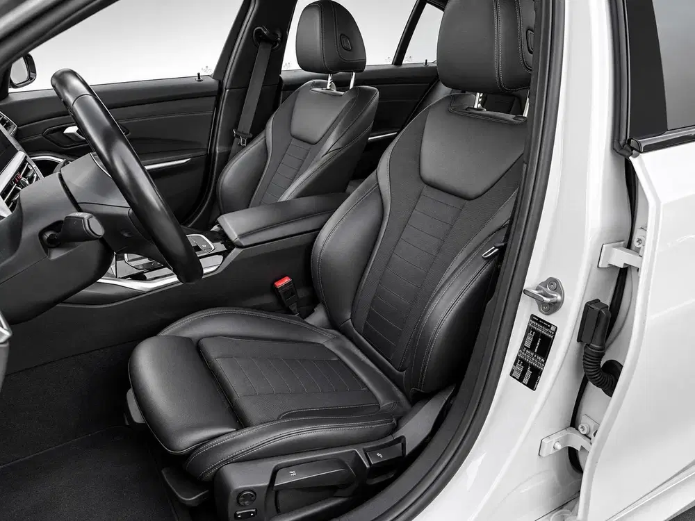 BMW 3-serie Executive uit 2020, foto 3