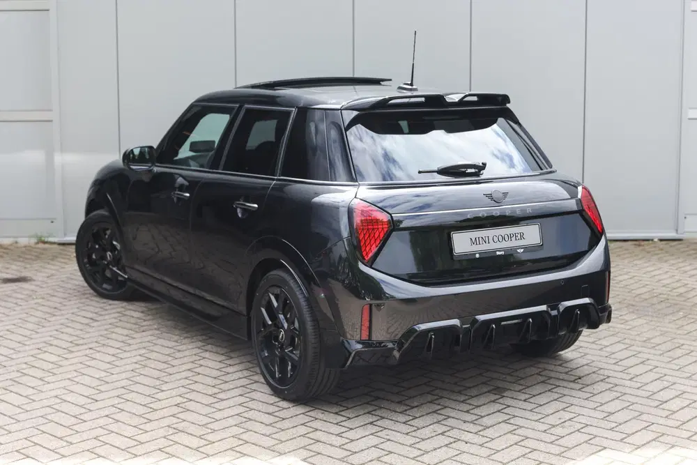 Mini Hatchback Cooper C uit 2026, foto 2