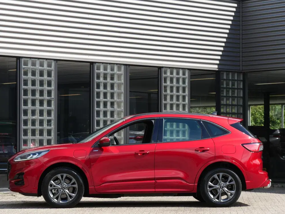 Ford Kuga PHEV ST-LINE uit 2021, foto 3