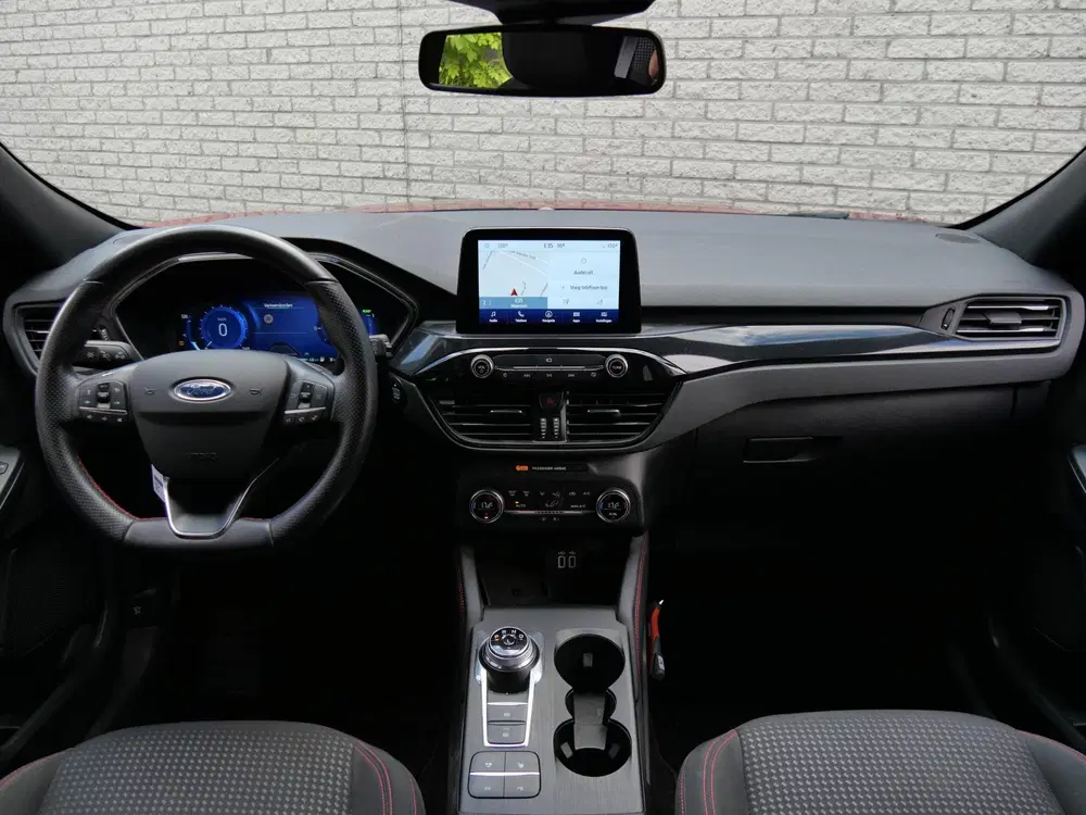 Ford Kuga PHEV ST-LINE uit 2021, foto 4