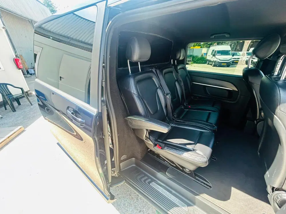 Mercedes-Benz V-Klasse 300d Lang DC amg 239 pk uit 2020, foto 11