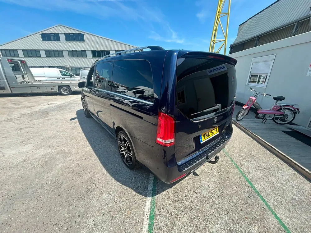 Mercedes-Benz V-Klasse 300d Lang DC amg 239 pk uit 2020, foto 13
