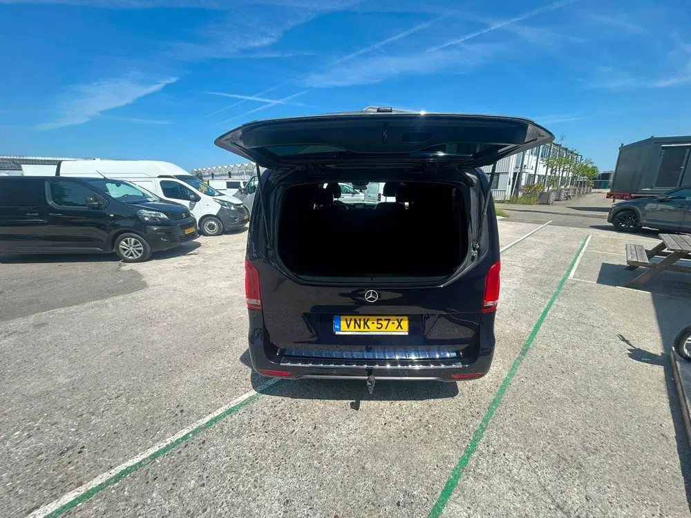 Mercedes-Benz V-Klasse 300d Lang DC amg 239 pk uit 2020, foto 14