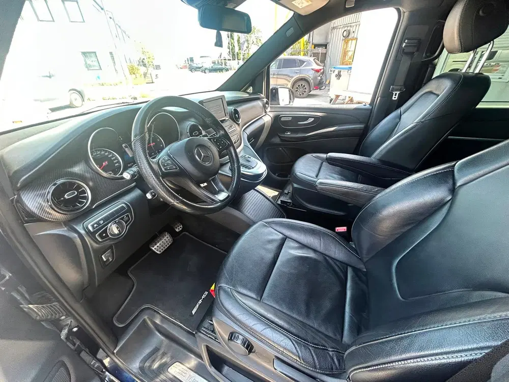 Mercedes-Benz V-Klasse 300d Lang DC amg 239 pk uit 2020, foto 3